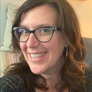 Meet your Posher, Stefanie